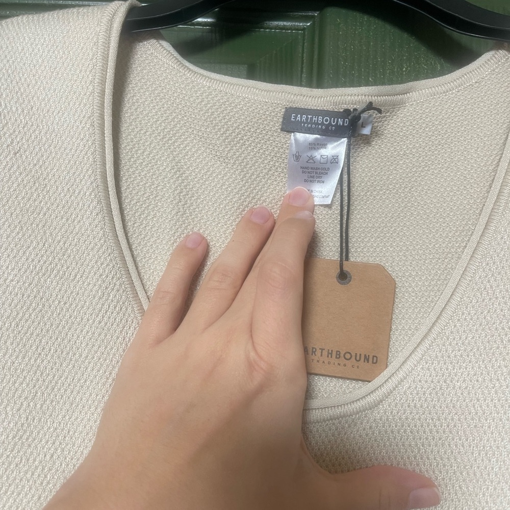 EARTHBOUND NEW Textured Cream Top - Picture 2 of 6
